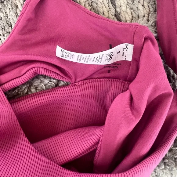 ALO Yoga Rose Pink Slit Yoga Workout Lounge Bra Size Small Like New Condition - Picture 6 of 6